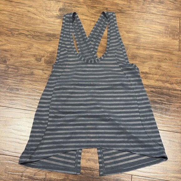 Tops - ZYIA Active Gray Nimbus Split Back Tank top size xs